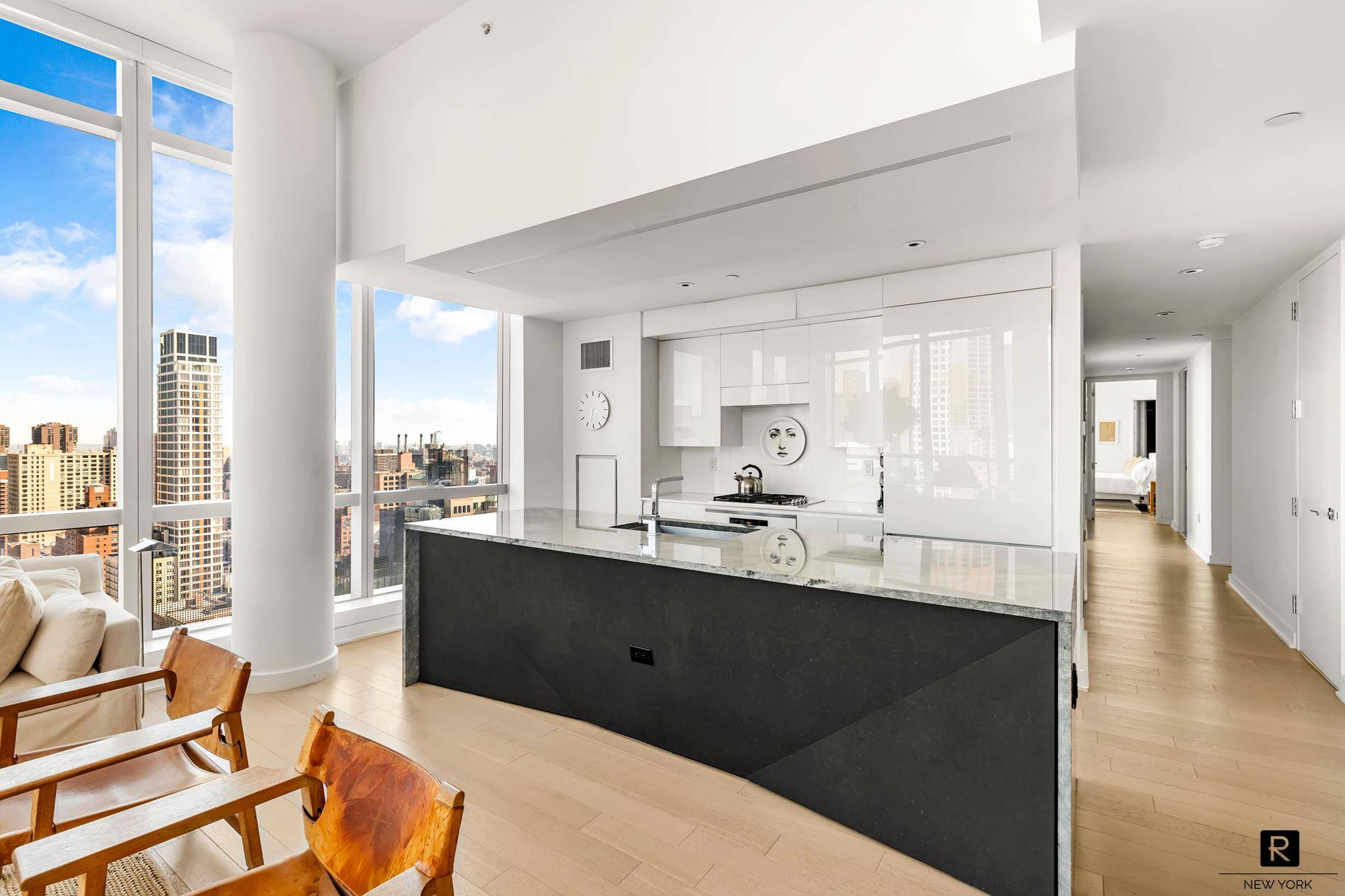PANORAMIC NEW YORK CITY VIEWS from this sprawling, high floor three bedroom in 400 Park Avenue South.