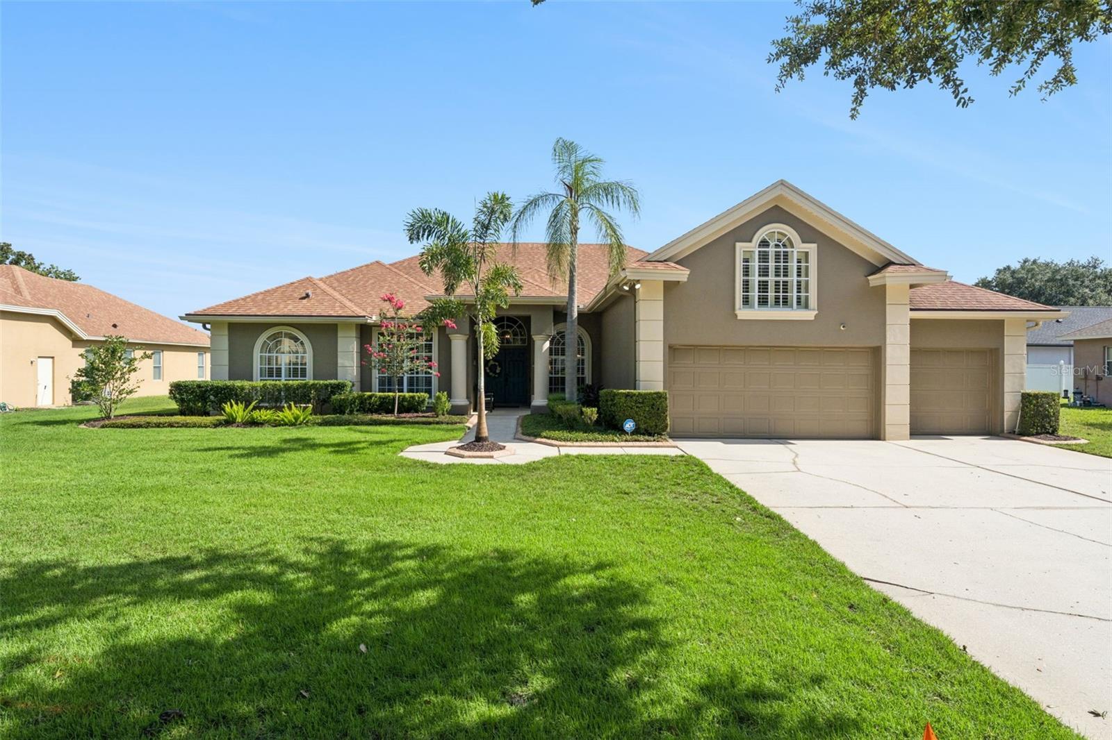 Welcome to 3739 Winding Lake Circle in Orlando