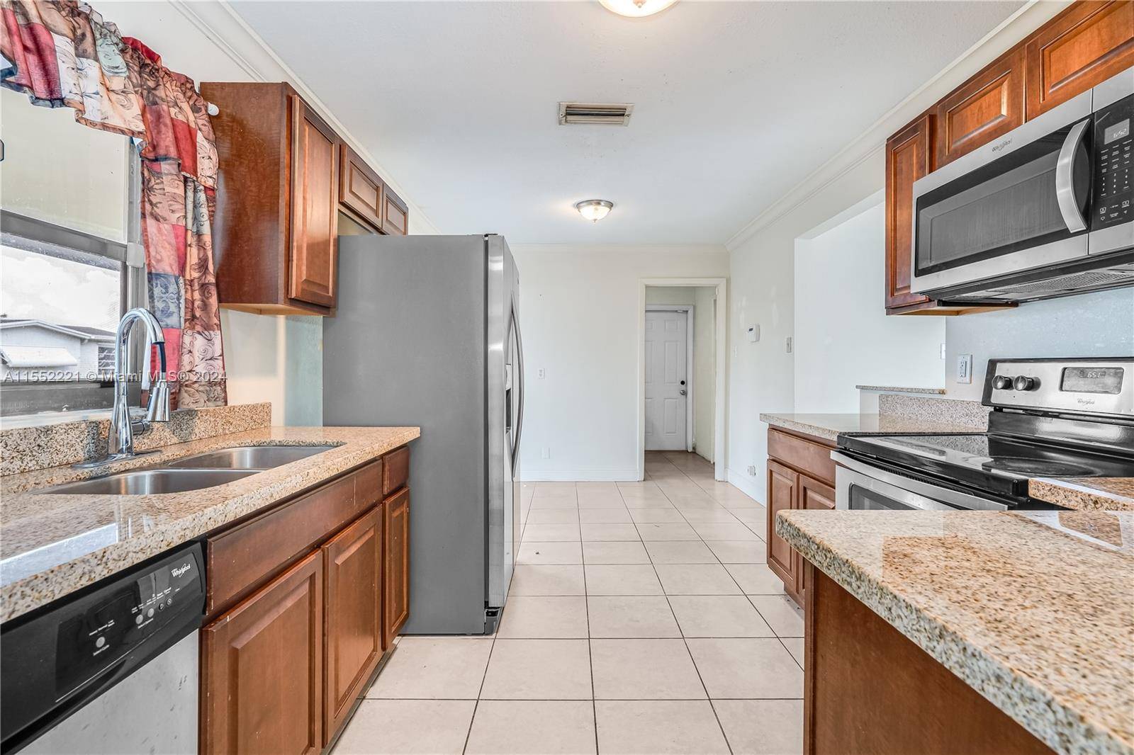 This beautiful well maintained single family home is move in ready 2 bedrooms 2 bathrooms, and open living area in addition to a spacious Florida Room.