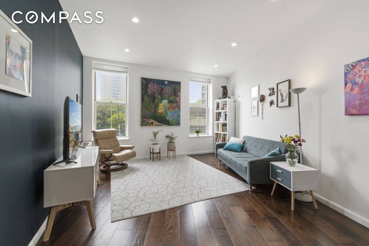 OPEN HOUSES BY APPOINTMENT Have you been looking for a comfortable and spacious CONDO on one of Brooklyn Heights historic gas lamp and tree lined blocks ?