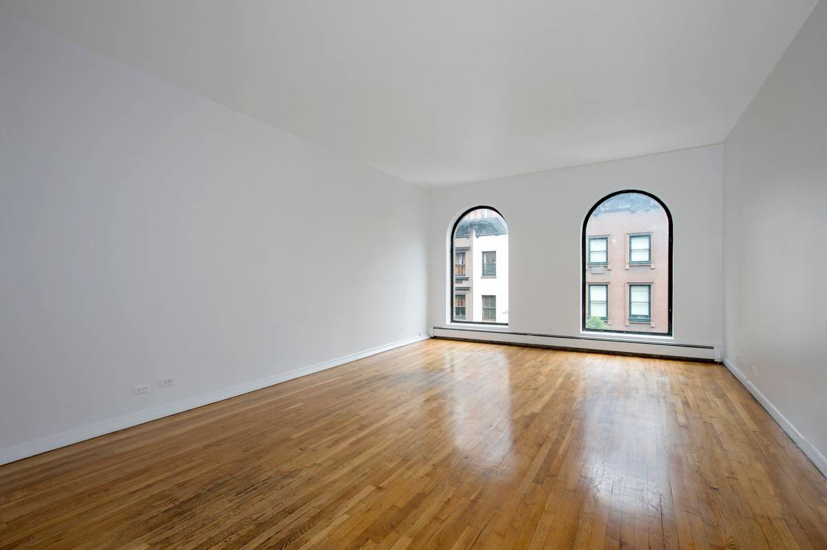 Beautiful top floor Apt. This spacious 3 bedroom, 1 bath apartment is perched on the highest floor of a charming townhouse floor through in the heart of Murray Hill.
