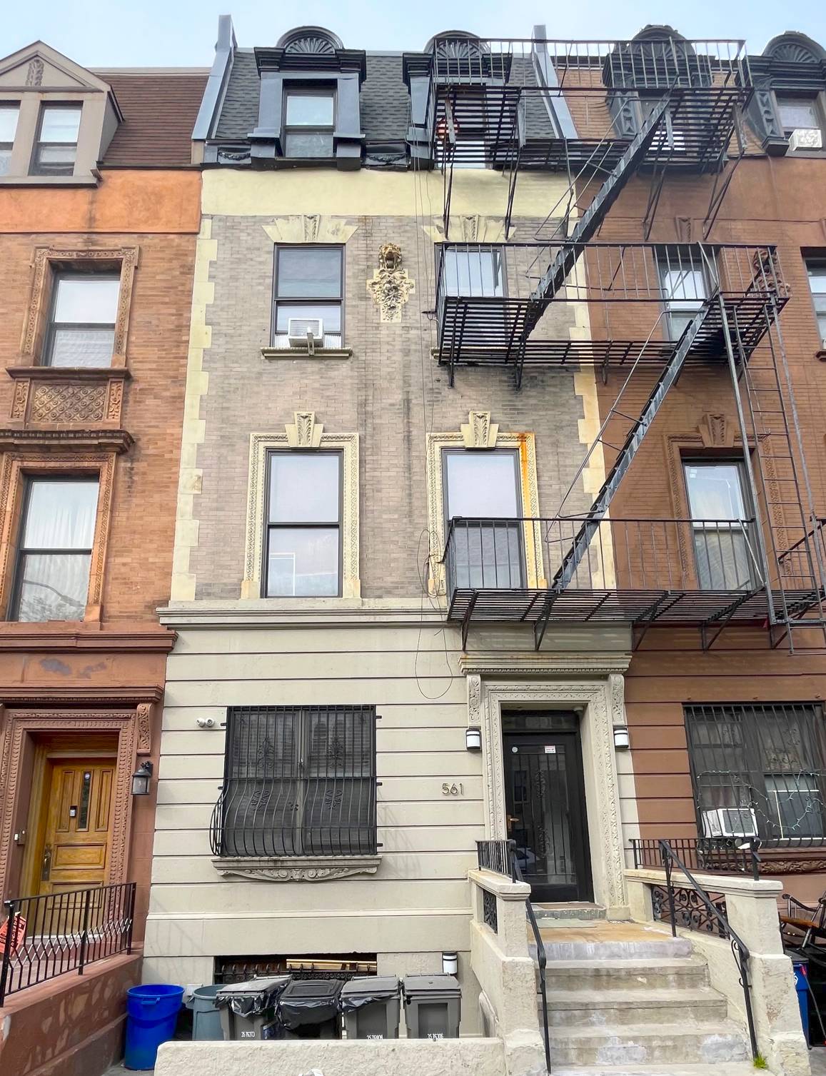Nestled in the vibrant neighborhood of Washington Heights, 561 West 161st is an Art Deco style, 8 Unit multi family building that can be delivered fully occupied with a healthy ...