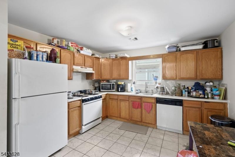 3RD FLOOR KITCHEN