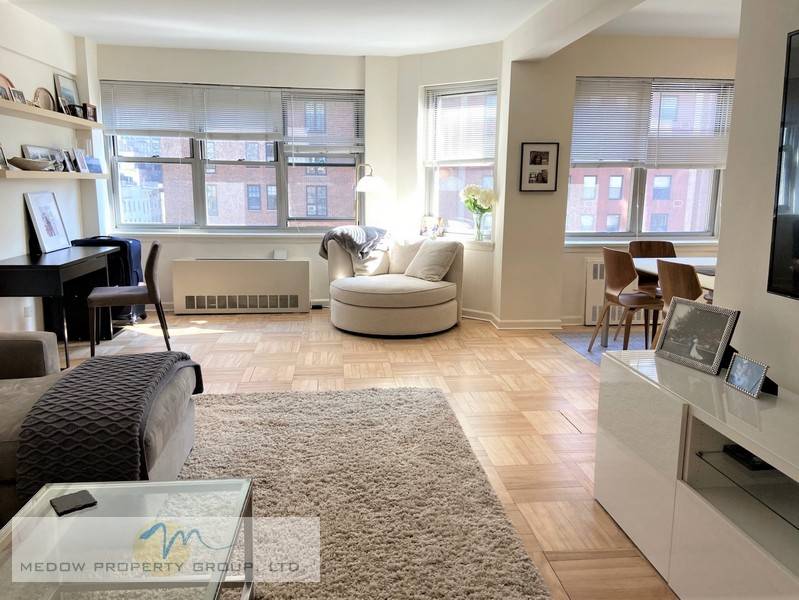 Take advantage of this unique opportunity to rent a coveted K line apartment in Murray Hill's premier full service condo building on Park Avenue.