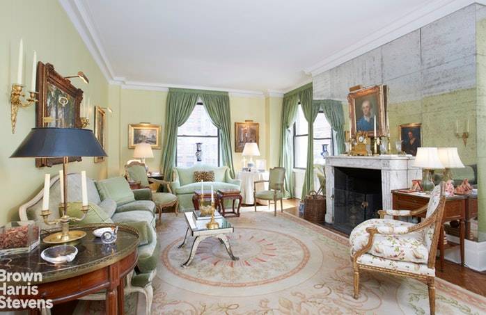 Ideally located on the Upper East Side, this 4 bedroom apartment is a beautiful and elegantly proportioned 8 room home, situated only blocks from Central Park in one of the ...
