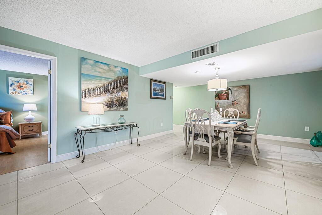 Yes ! This is a vacational and lovely Florida never ending summer cozy Apartment With two master bedrooms with balcony amplied living and dining with its laundry inside.