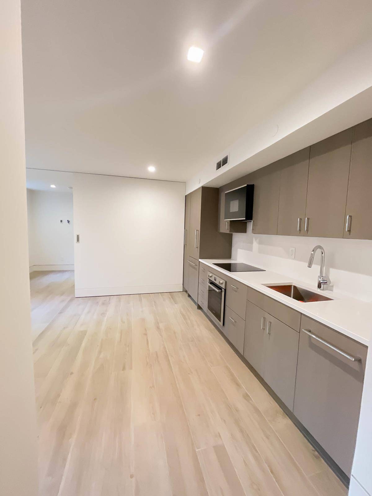 NEW TO MARKET GUT RENOVATED 1 BEDROOM APARTMENT IN TOWNHOUSE WITH OUTDOOR SPACE.