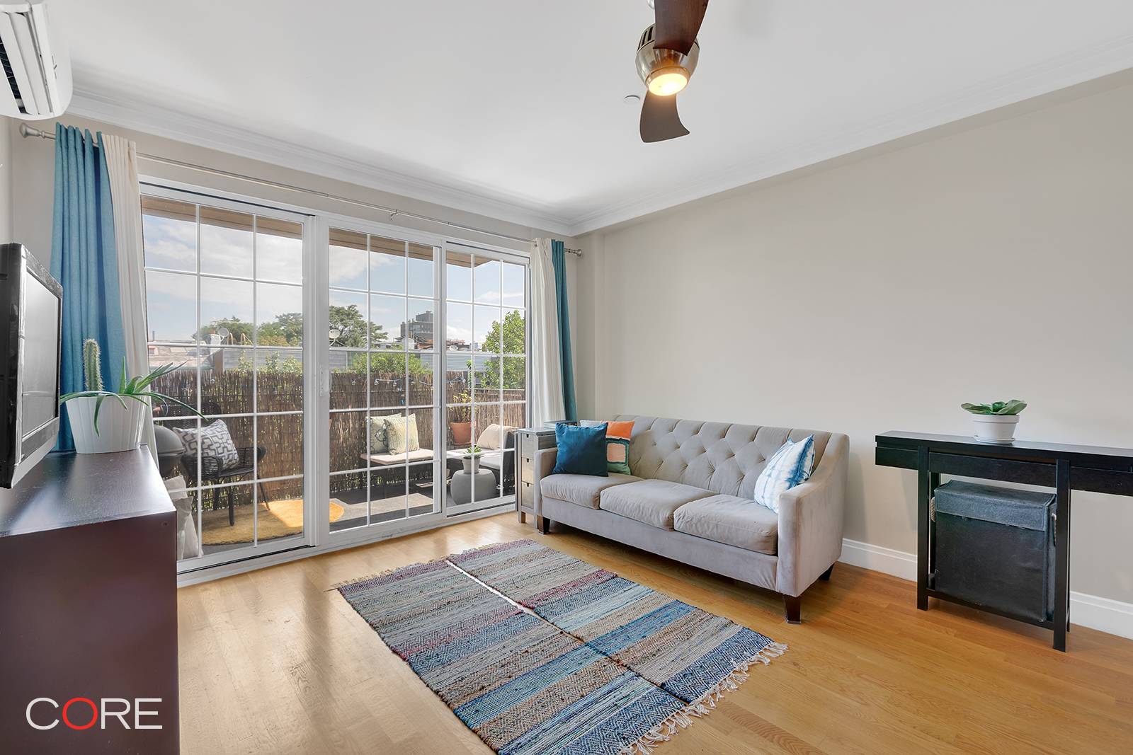 This one bedroom, one bathroom apartment has luxury finishes, a private balcony, a rooftop garden, and beautiful north facing views of Manhattan and Brooklyn.
