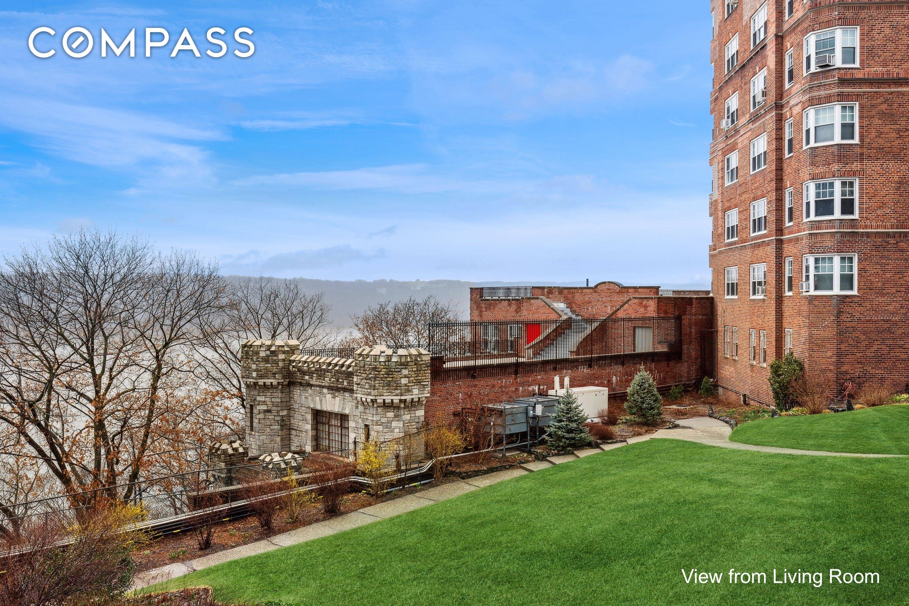 BEST ONE BEDROOM VALUE IN CASTLE VILLAGE This gem is a slice of heaven in Hudson Heights.