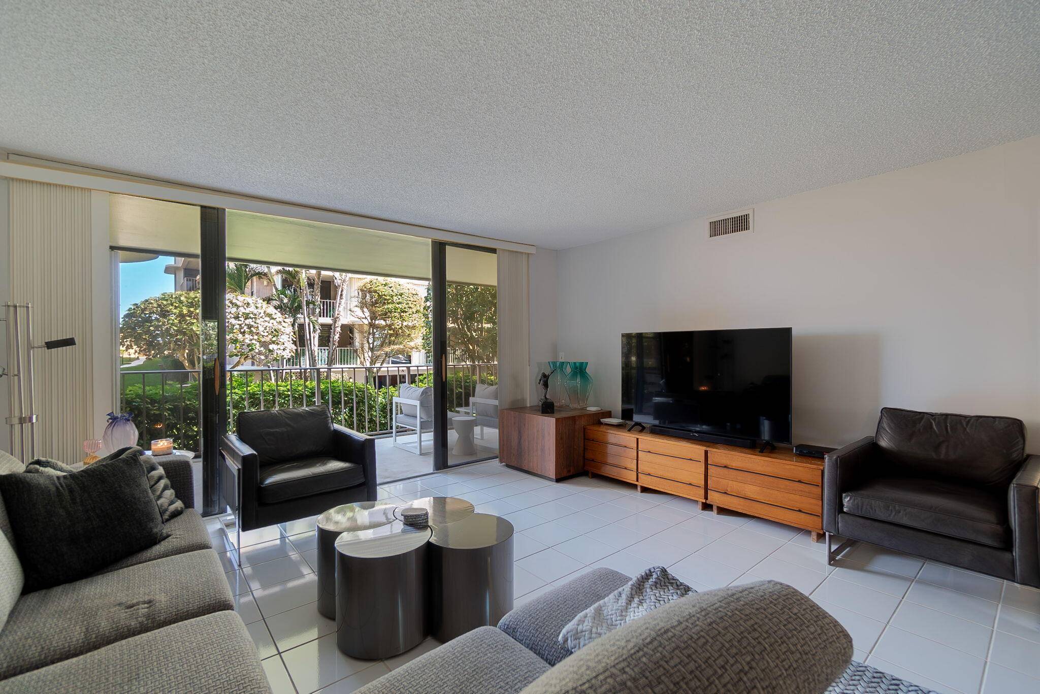 Enjoy casual Palm Beach living at the 3200 Building oceanfront complex.