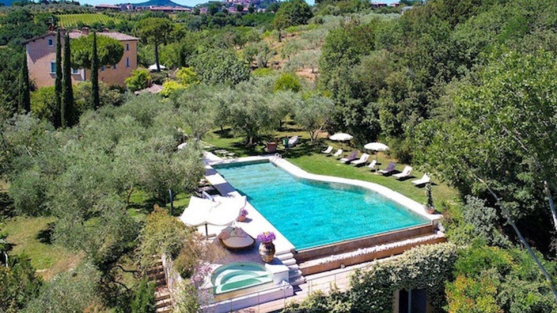Dating back to 1500, this wonderful, luxury manor house with land and swimming pool is for sale in a hillside position.