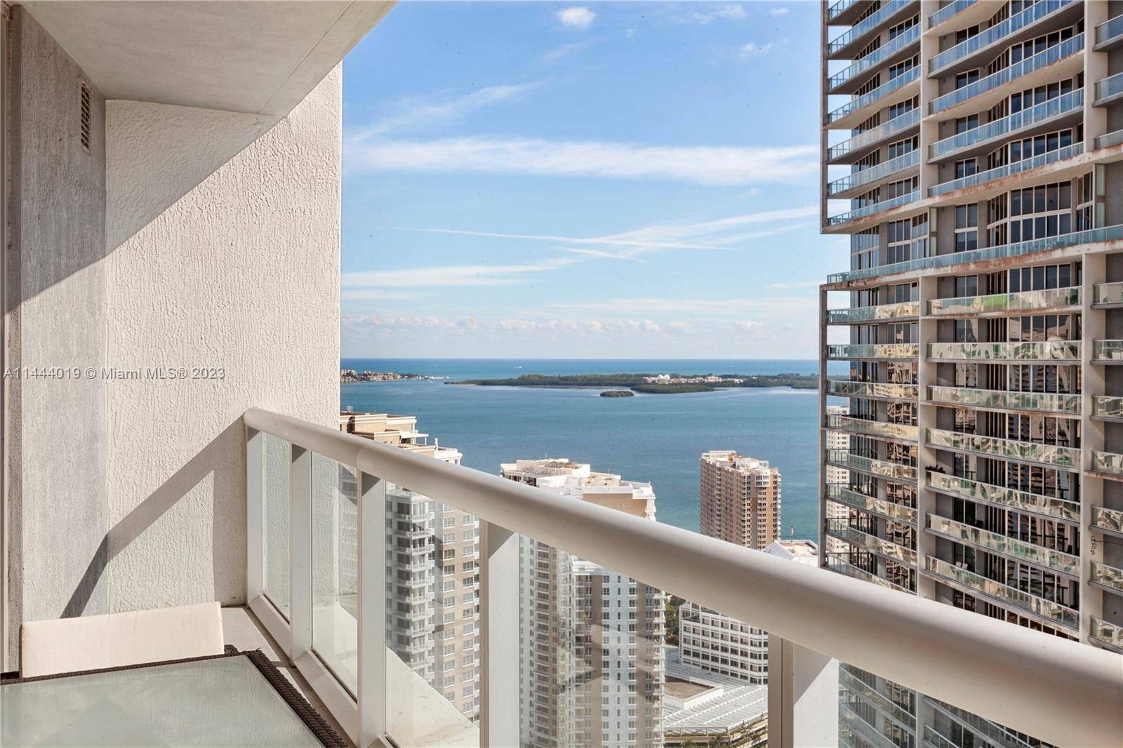 Elegance meets City living in this stunning 2 Bed, 2 Bath condo at the center of Brickell.