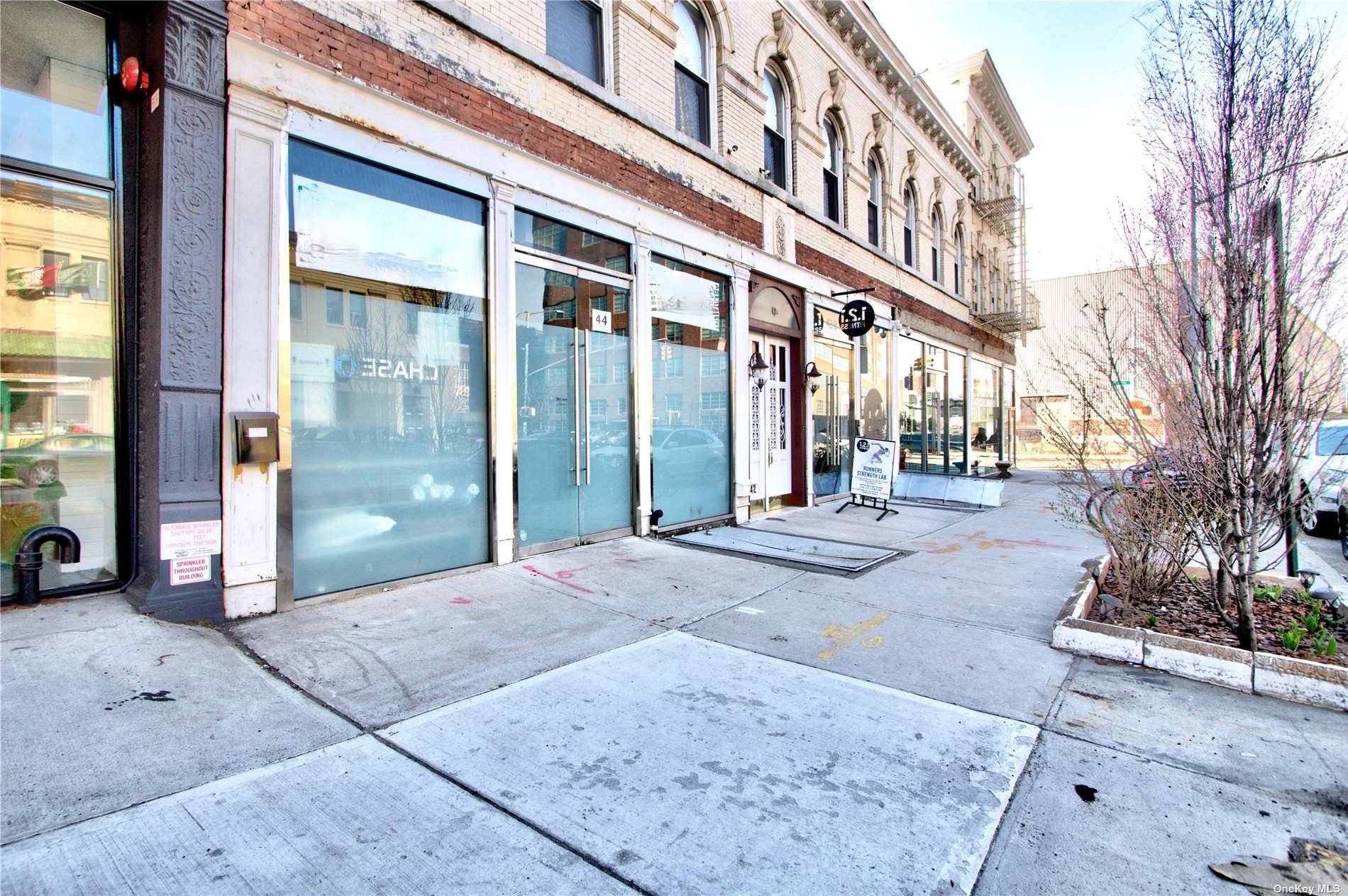 Amazing 3200 sq retail storefront with basement.