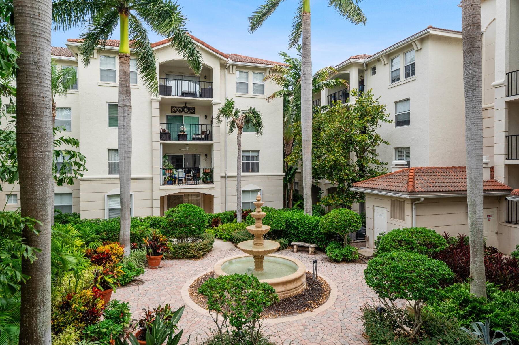 Tuscany on the Intracoastal, a gated, EAST condo community with wonderful amenities Pool on intracoastal, indoor basketball, club room, tennis Walk to shopping or dining.