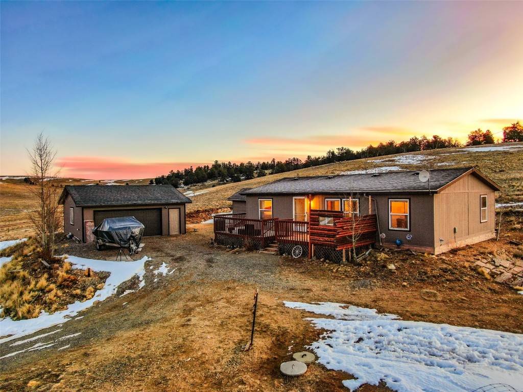 Tucked away in the scenic heart of Colorado, this mountain retreat is a paradise for outdoor enthusiasts, strategically located just 15 minutes from the Spinney and Eleven Mile Reservoirs, and ...
