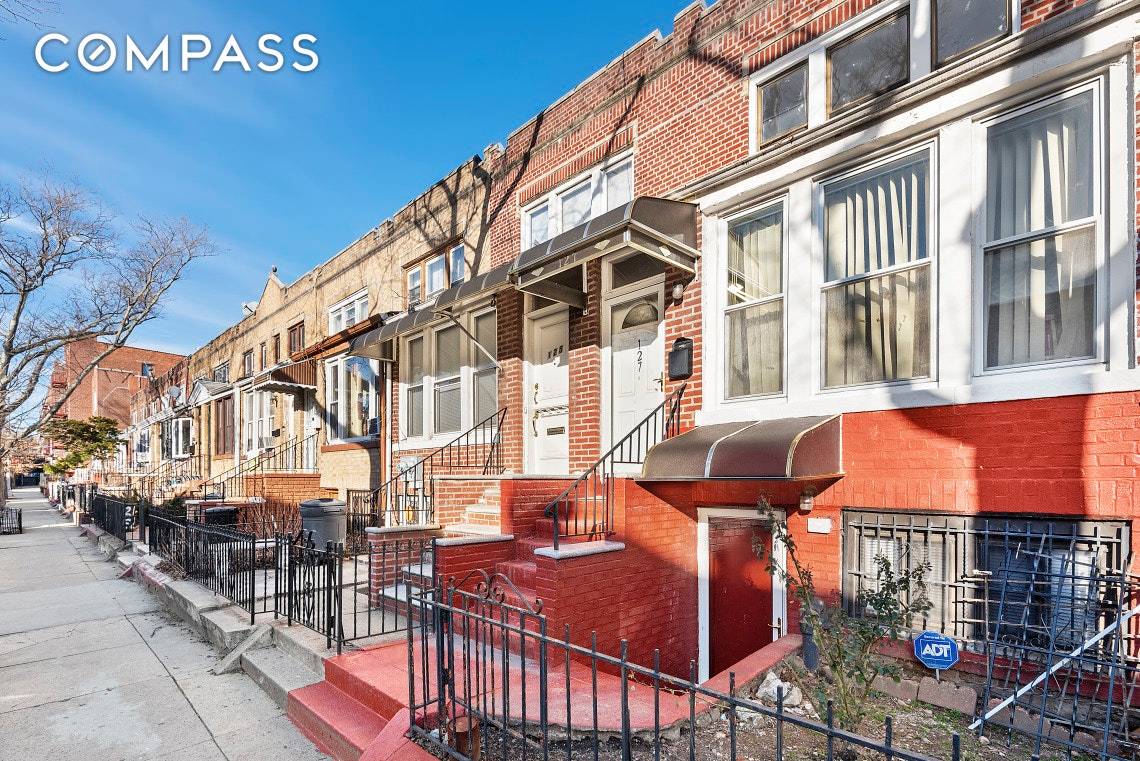 Wonderful looking Flatbush row house located in a nice quiet block along other intact row house of similar stature.