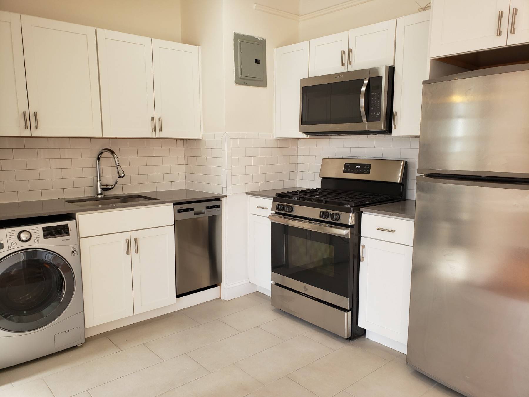 Just In ! Gut renovated Astoria 1 bedroom with washer dryer !