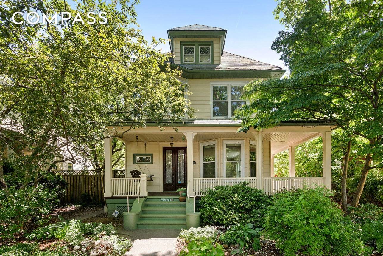 This classic Victorian home located in coveted Ditmas Park has been impeccably maintained and carefully renovated with modern day conveniences.