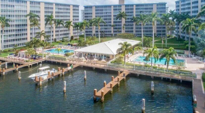 Stunning Intracoastal views from the Highly desirable B Building.