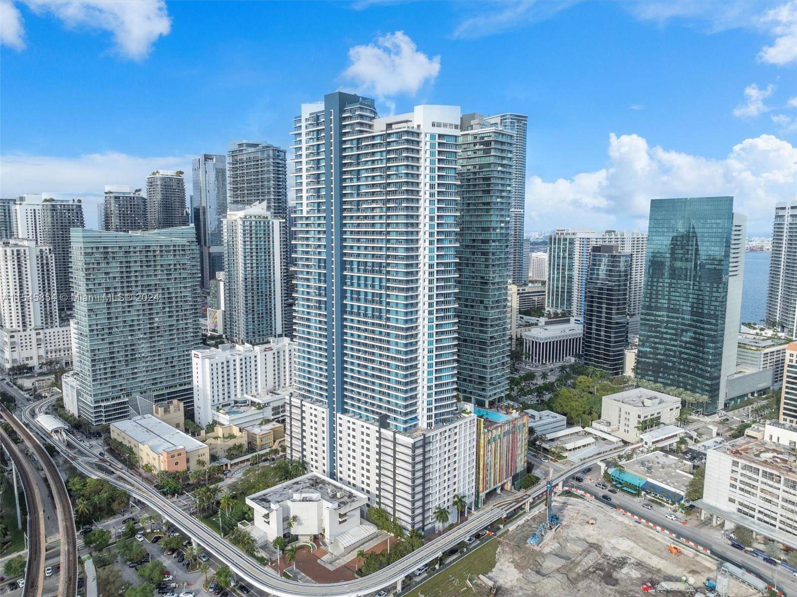AMAZING VIEWS OF MIAMI EXCEPTIONAL BUILDING LOCATION IN BRICKELL !