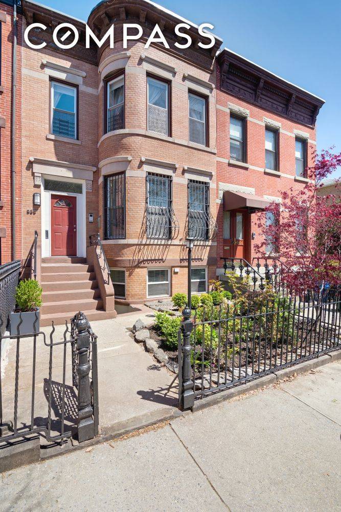 This beautiful and charming 4 bedroom and 2 bathroom duplex spans over 2, 000sf and is located in the heart of Windsor Terrace.