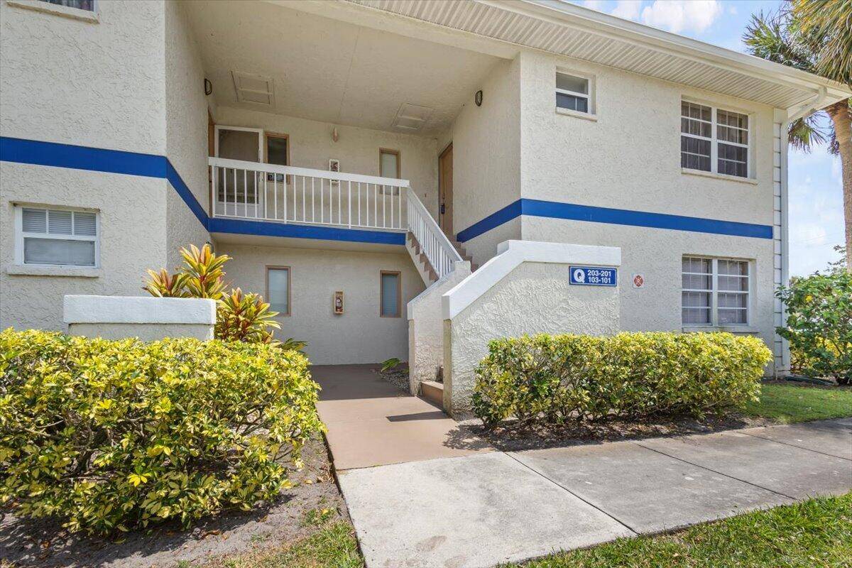 This is a second story, 2 bedroom, 2 bathroom, 782 sqft condo in Midport Place 1 located just East of US 1 near the MIDFLORIDA Event Center, just minutes away ...