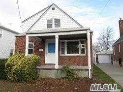 Renovated 4 Bedrooms 2 Baths Colonial Near All.