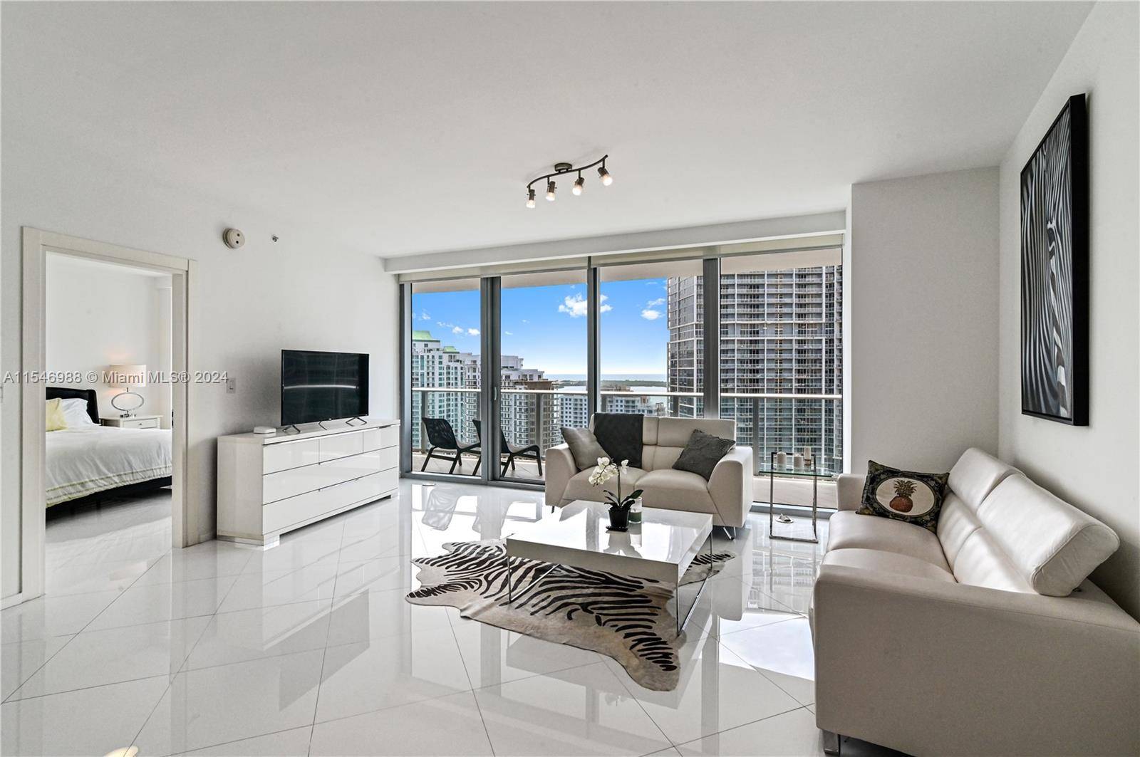 Unobstructed and breathtaking views from this unit !