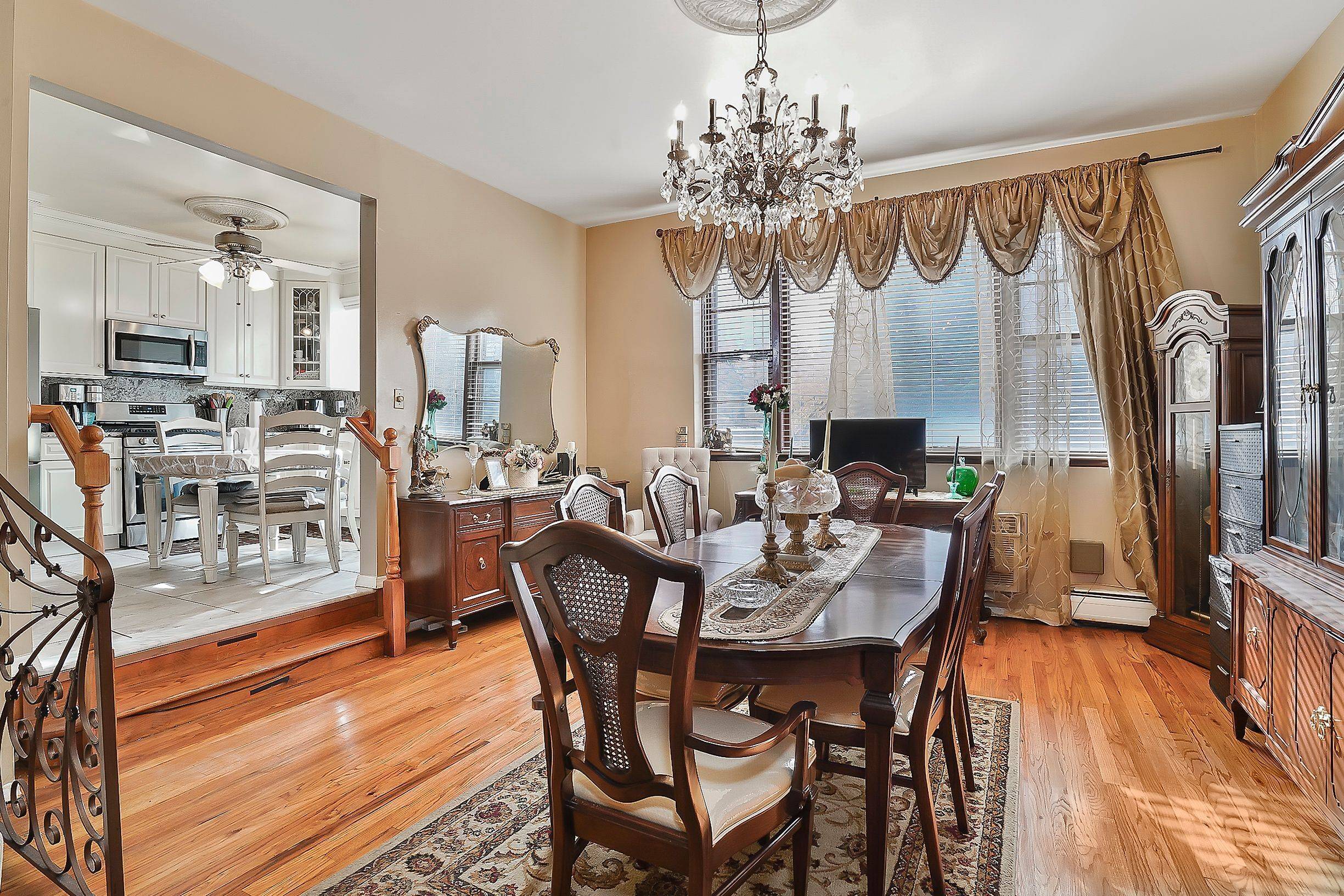 Legend has it there's a 29 foot wide massive 4, 700 square ft home in Carroll Gardens on 1st place with a 2 car driveway 2 full width terraces an ...