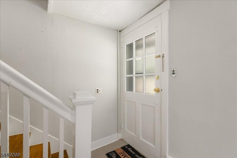 Entrance (Unit on left)