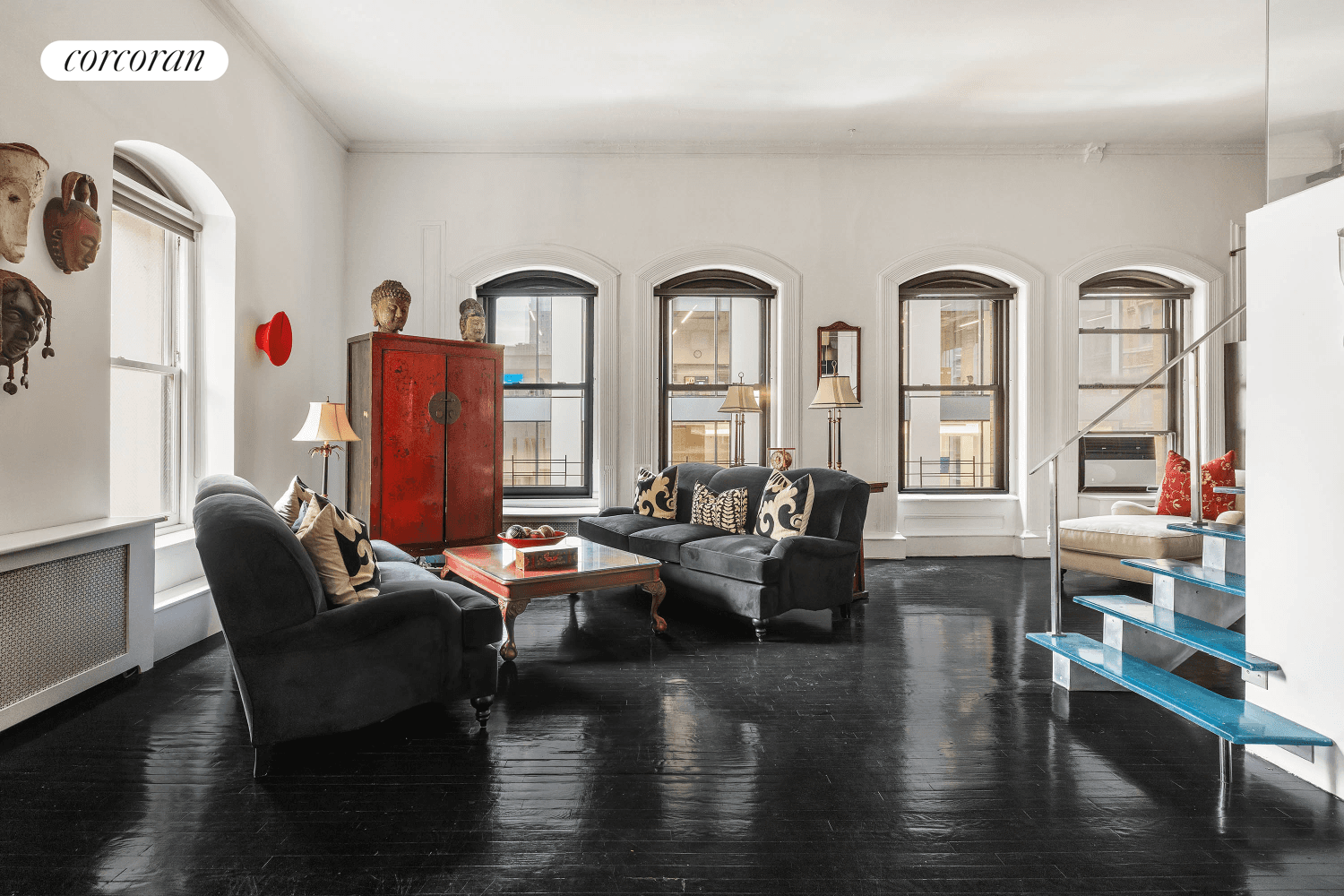 Introducing Residence 4B at 140 Nassau a versatile loft space that artfully combines historic charm with contemporary living.