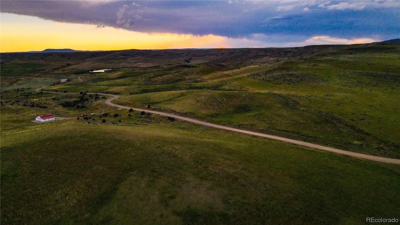 392 acres of privacy ! You can have your own ranch in GMU 4, sitting at 6500 feet, this property has it all a beautiful 5 acre hunting and fishing ...