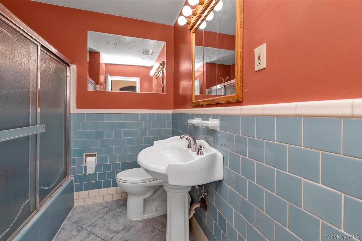 Main floor bath