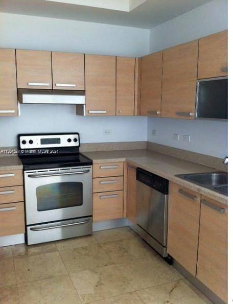 Beautiful and bright 2bed 2bath apartment next to brickell, coral gables, key biscayne.