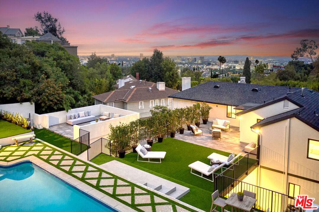 1284   Sunset Plaza Dr Beverly Hills Flats LA