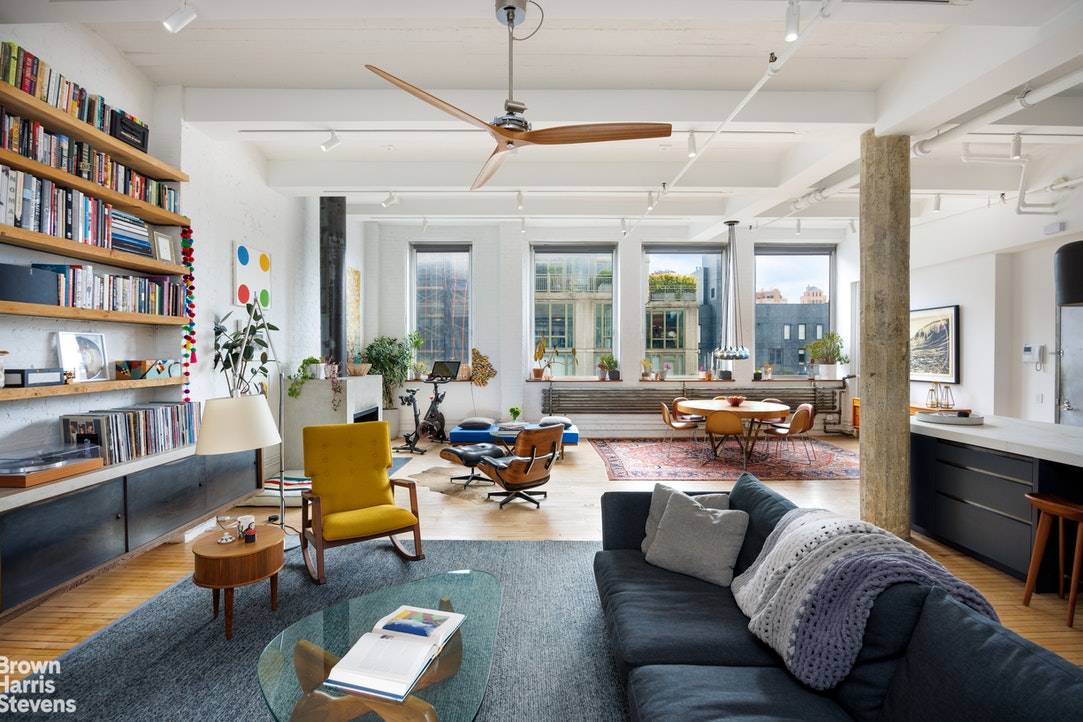This historic penthouse housed in a 1909 former button factory on West 19th Street in central Chelsea seamlessly marries the timeless integrity and scale of pre war architecture with a ...