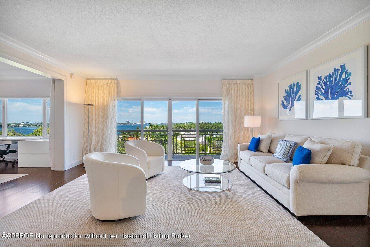 With stunning intracoastal views, this newly renovated and furnished 2 BD 2 BA could be yours this season !