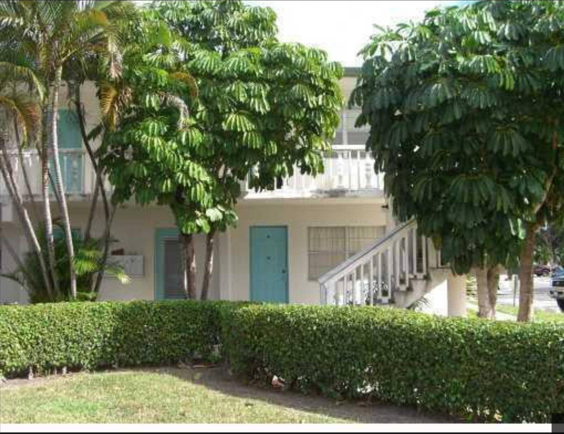 Super Uber cool all brand new gorgeous two bedroom two bath condo in downtown Boynton Beach.