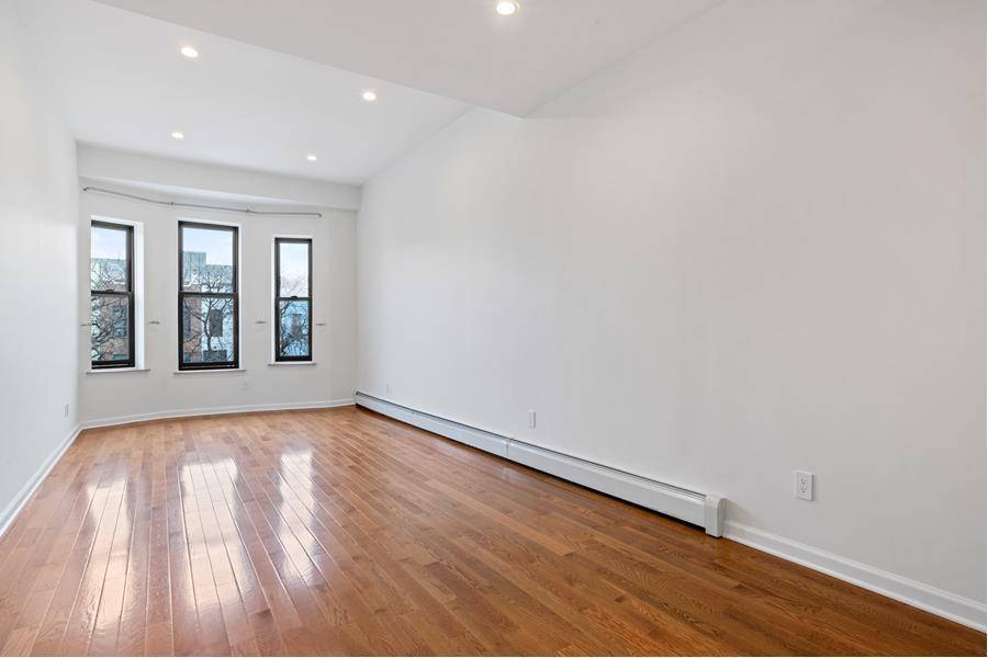 This beautifully renovated 3 bedroom apartment in Bushwick offers style, charm, and most importantly, plenty of space !