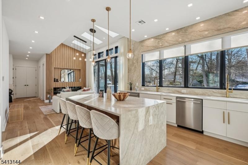 KITCHEN ISLAND