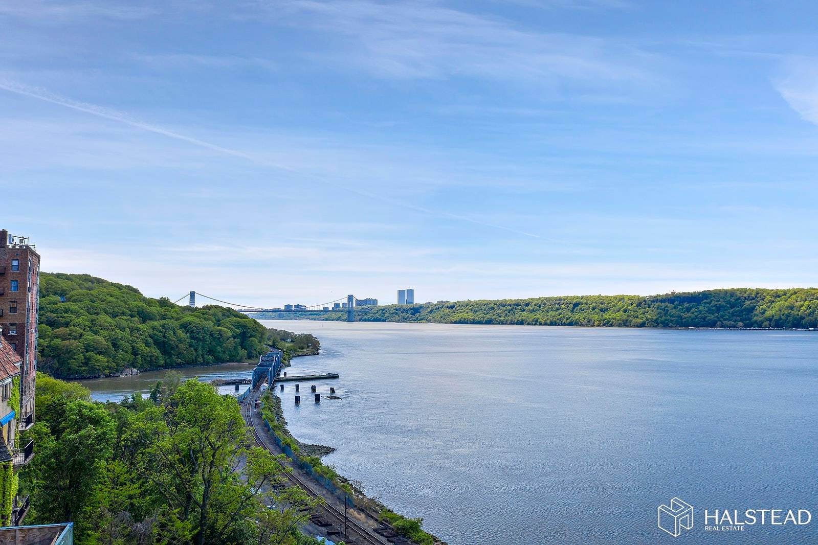 Enjoy glorious sunsets, changing of the seasons on the Hudson River facing the Palisades.