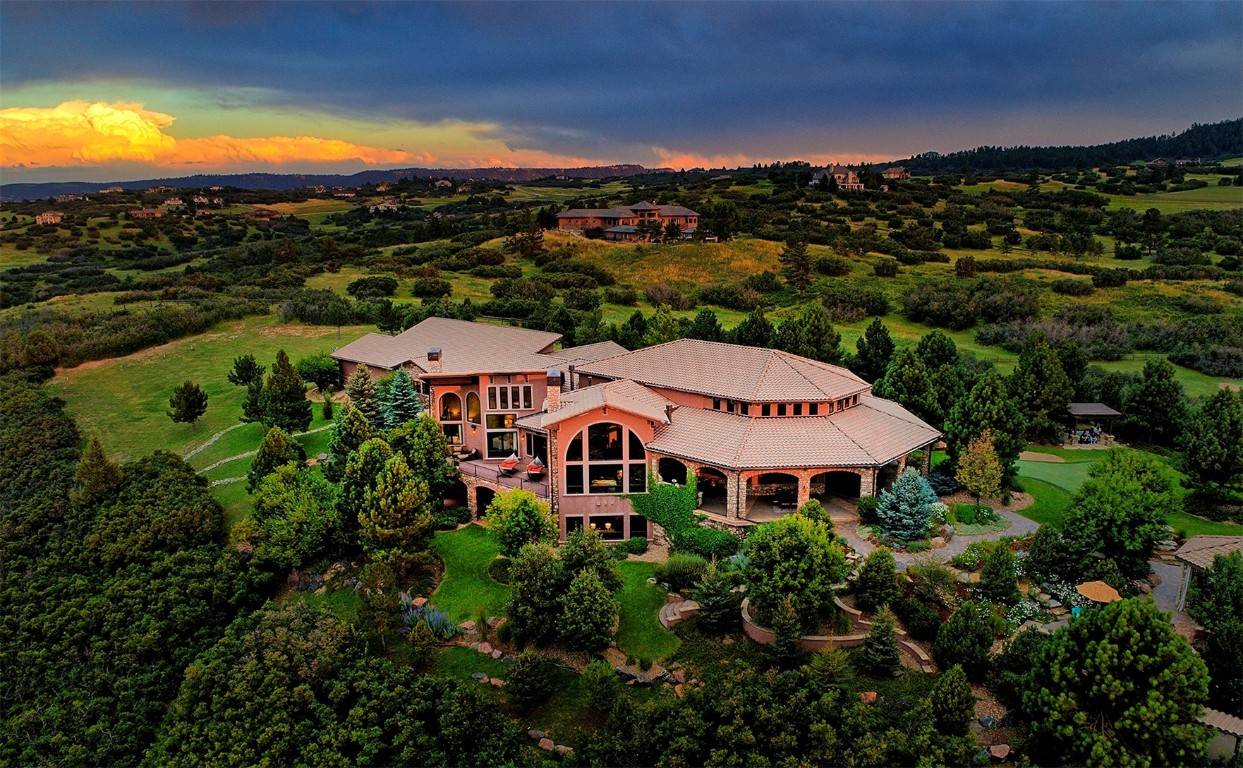 Welcome to your new Tuscan Lifestyle Estate !