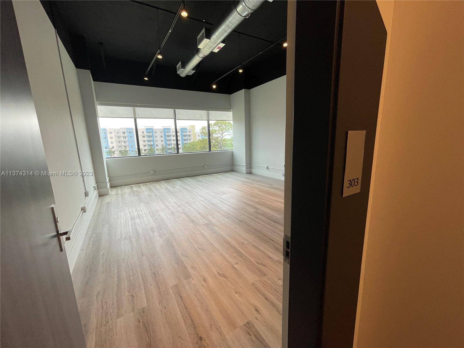 Brand new office at Forum Aventura Never occupied or rented Excellent location in front of the new train station at Aventura mall.
