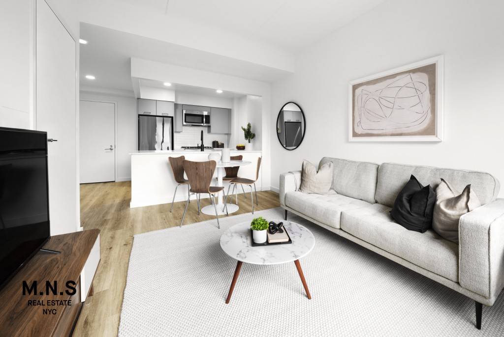 BRAND NEW LUXURY ONE BEDROOM AVAILABLEThe Arch is a 16 story residential tower featuring modern Studio 3 Bedroom rentals, expansive amenities, and panoramic views from Brooklyn s tree lined streets ...