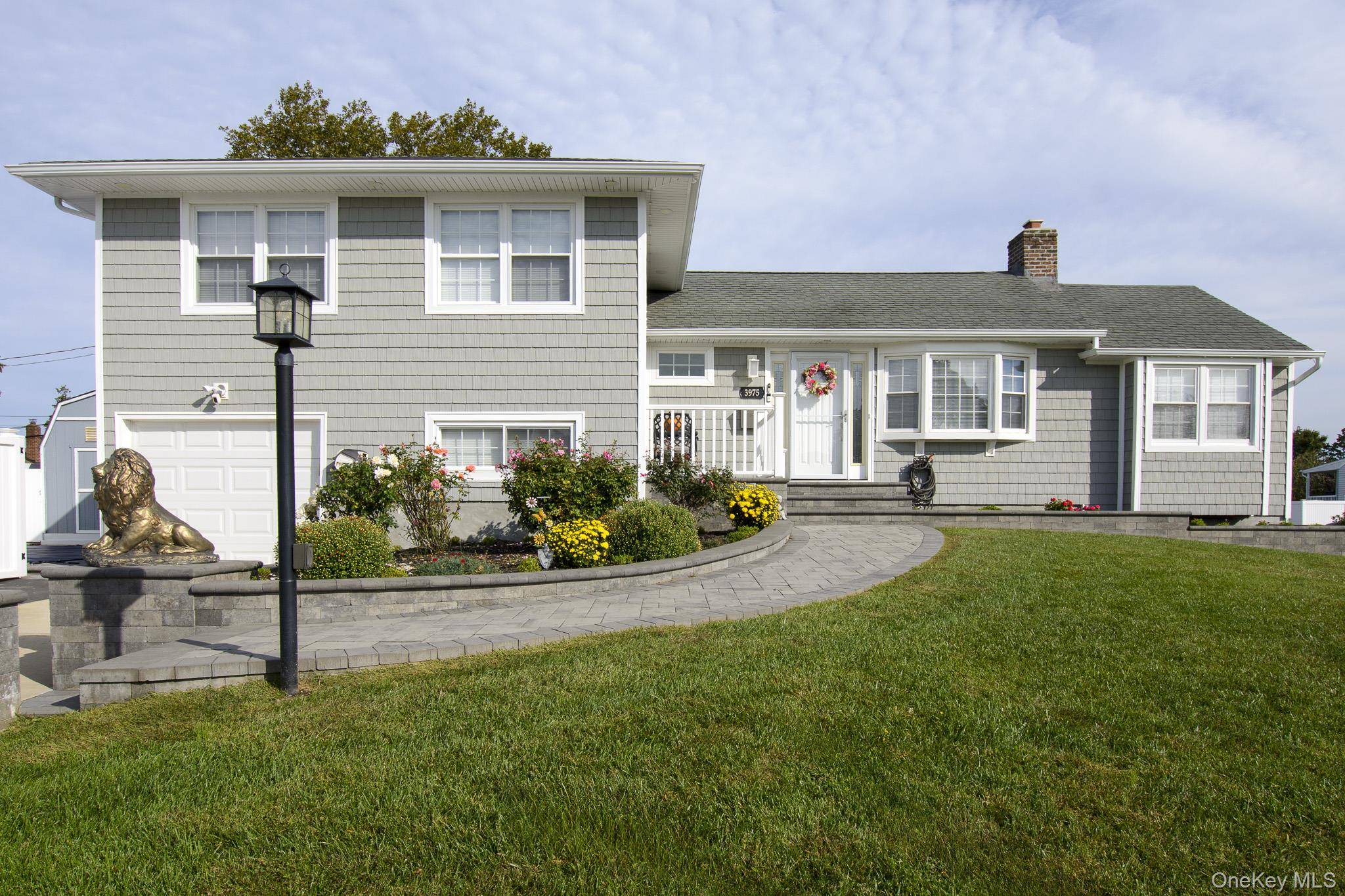 Experience refined living in this beautifully renovated Split, where timeless design meets modern comfort.