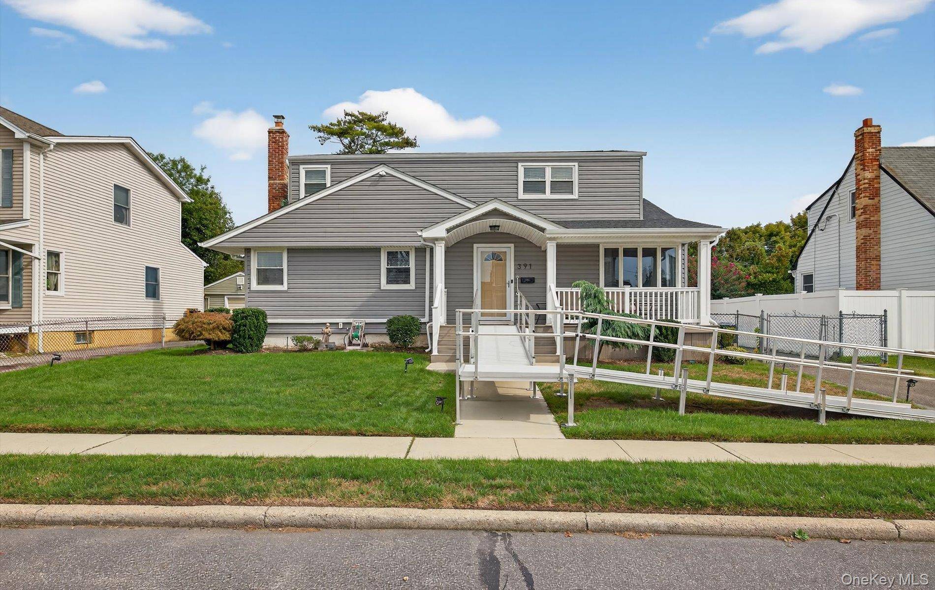 Conveniently located in Seaford with Island Trees schools, this spacious and versatile 5 bedroom, 2 bath home offers the perfect layout for today s lifestyle, including the possibility of a ...