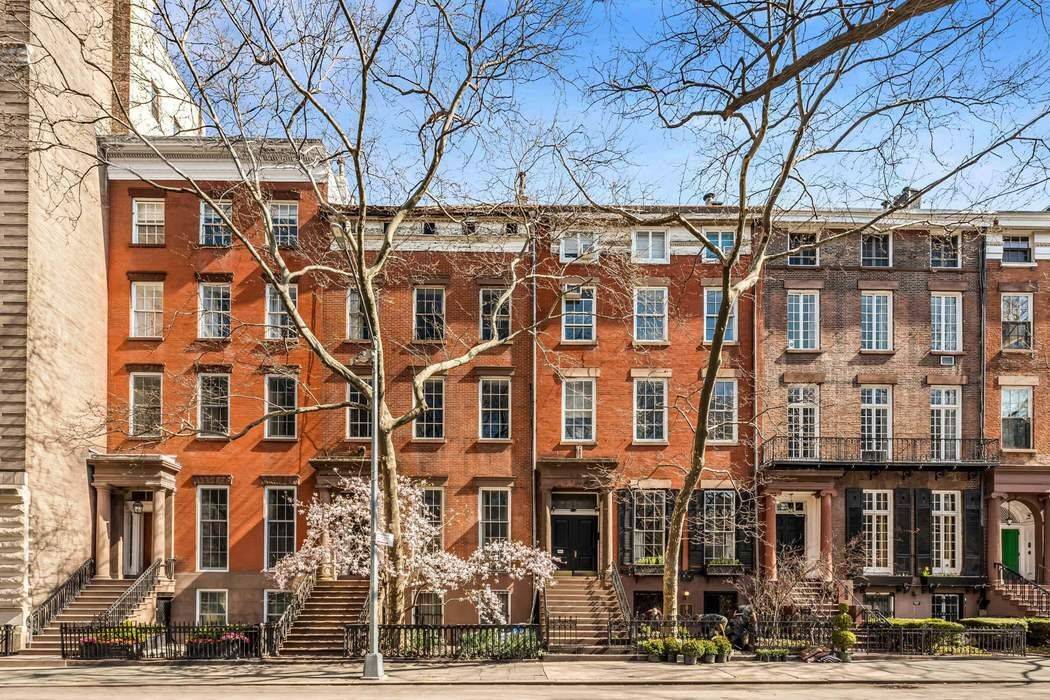 KNOW YOUR NEIGHBORS RARE OPPORTUNITY to acquire one of the last privately owned townhomes overlooking 300 year old treetops in the heart of New York University in beautiful and historic ...