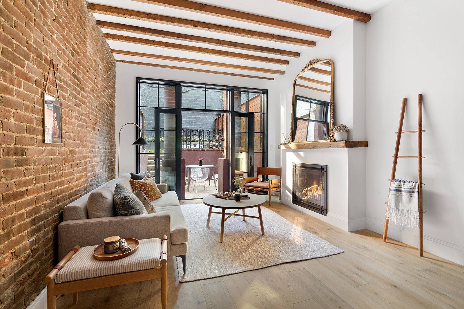 This reimagined classic Brooklyn Heights apartment captures the Brooklyn charm we have come to love and thoughtfully pairs it with the modern finishes and comforts we have come to expect.