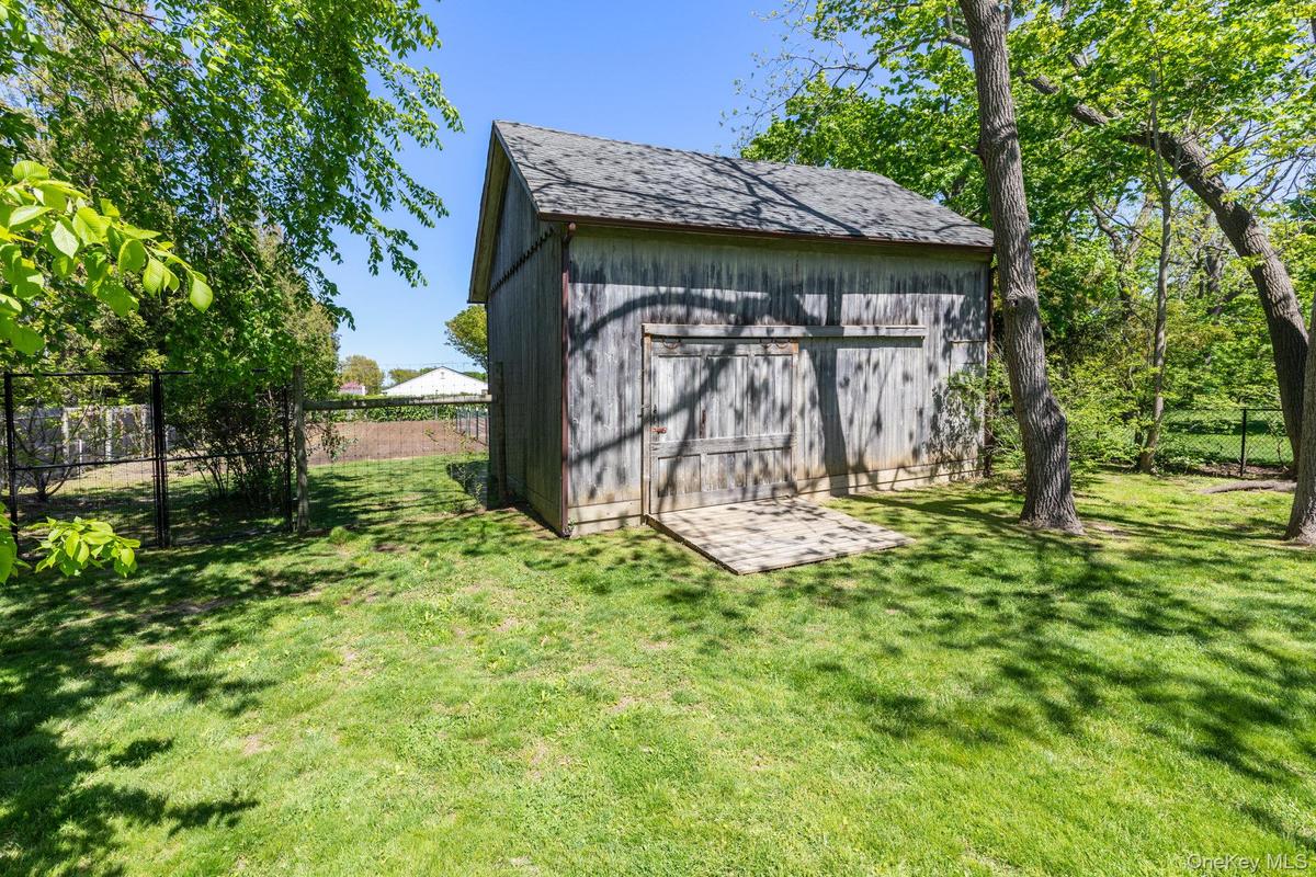 Barn and planting fields