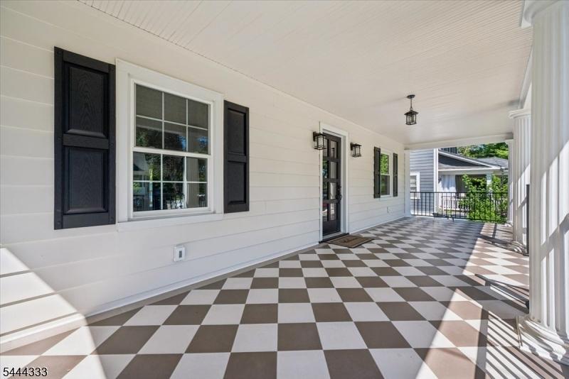 Amazing Front Porch